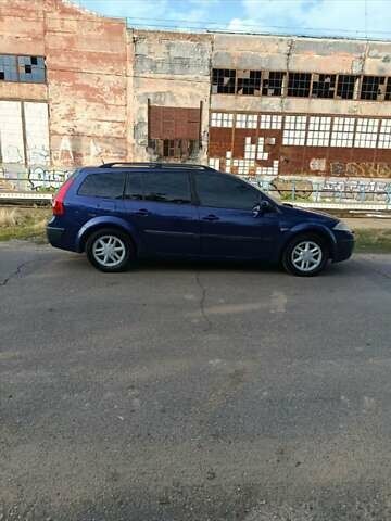 Синий Рено Меган, объемом двигателя 1.6 л и пробегом 250 тыс. км за 4000 $, фото 4 на Automoto.ua