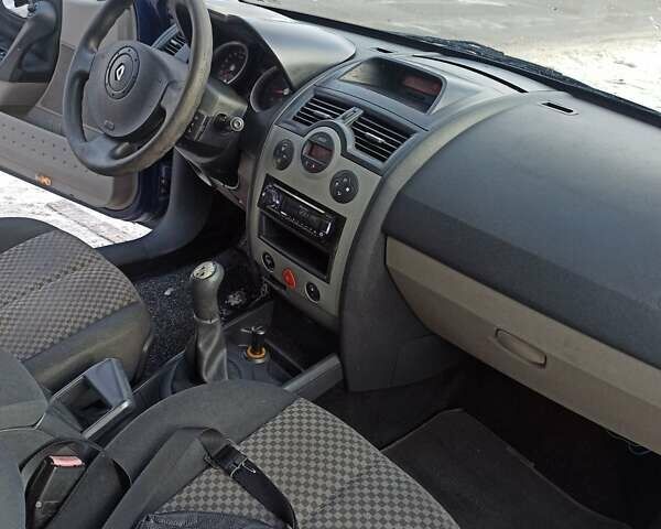 Синий Рено Меган, объемом двигателя 1.6 л и пробегом 250 тыс. км за 3700 $, фото 11 на Automoto.ua
