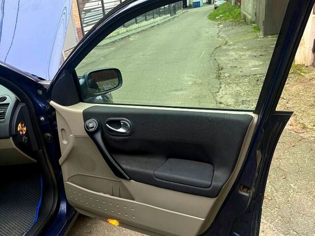 Синій Рено Меган, об'ємом двигуна 1.6 л та пробігом 277 тис. км за 6000 $, фото 5 на Automoto.ua