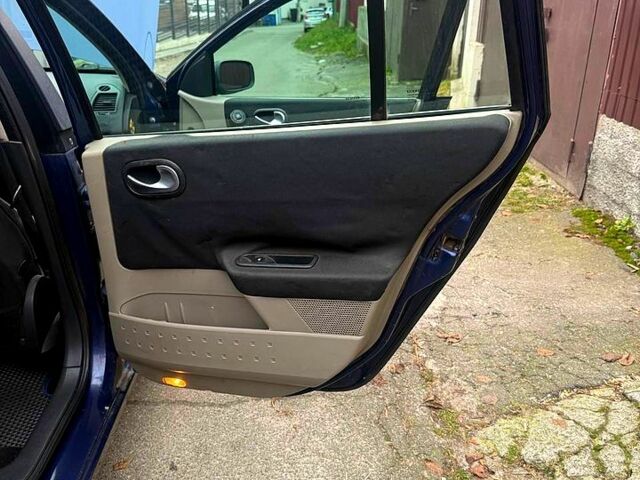 Синій Рено Меган, об'ємом двигуна 1.6 л та пробігом 277 тис. км за 6000 $, фото 6 на Automoto.ua