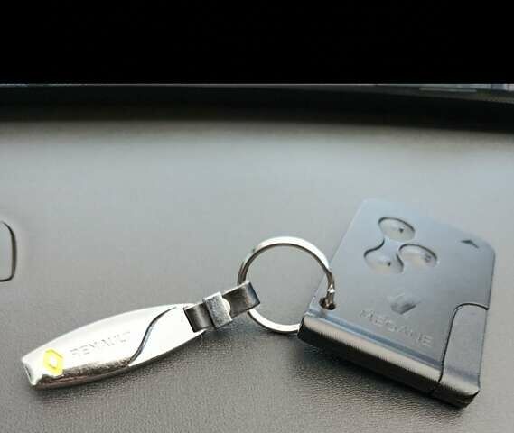 Синий Рено Меган, объемом двигателя 1.6 л и пробегом 250 тыс. км за 4000 $, фото 27 на Automoto.ua