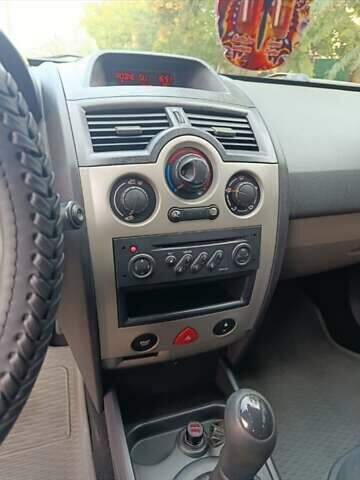 Синий Рено Меган, объемом двигателя 1.6 л и пробегом 250 тыс. км за 4000 $, фото 20 на Automoto.ua