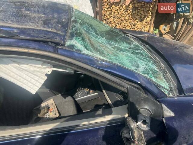 Синій Рено Меган, об'ємом двигуна 1.6 л та пробігом 270 тис. км за 1600 $, фото 10 на Automoto.ua