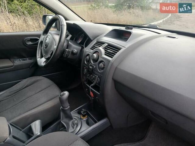 Синий Рено Меган, объемом двигателя 1.6 л и пробегом 377 тыс. км за 3950 $, фото 9 на Automoto.ua