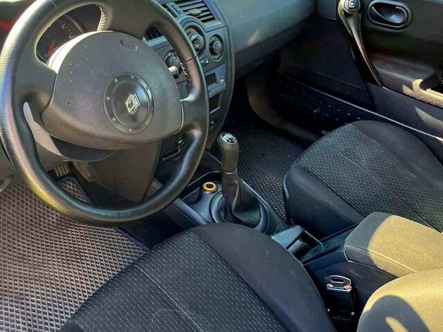 Синий Рено Меган, объемом двигателя 1.4 л и пробегом 255 тыс. км за 3700 $, фото 2 на Automoto.ua