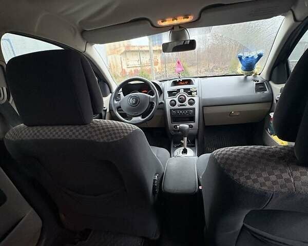 Синий Рено Меган, объемом двигателя 1.6 л и пробегом 248 тыс. км за 4000 $, фото 2 на Automoto.ua