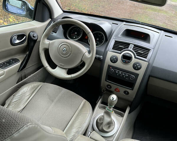 Синий Рено Меган, объемом двигателя 2 л и пробегом 280 тыс. км за 2450 $, фото 10 на Automoto.ua