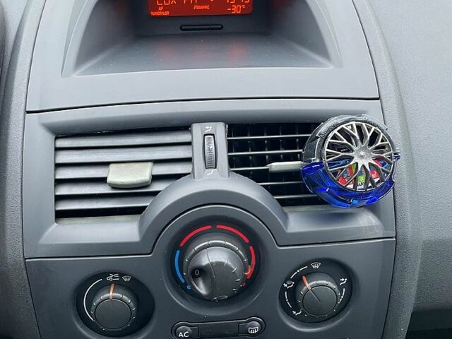 Синій Рено Меган, об'ємом двигуна 1.6 л та пробігом 230 тис. км за 4700 $, фото 8 на Automoto.ua