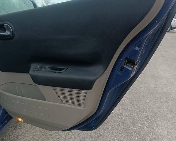 Синий Рено Меган, объемом двигателя 1.6 л и пробегом 280 тыс. км за 3650 $, фото 11 на Automoto.ua