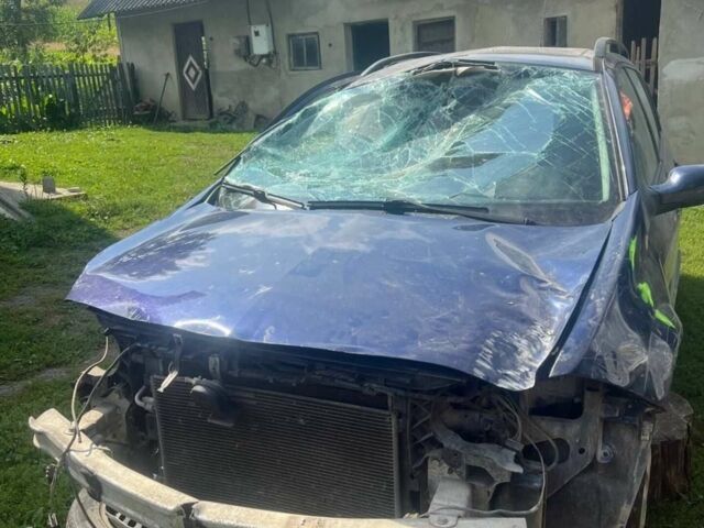 Синий Рено Меган, объемом двигателя 1.6 л и пробегом 270 тыс. км за 1600 $, фото 7 на Automoto.ua