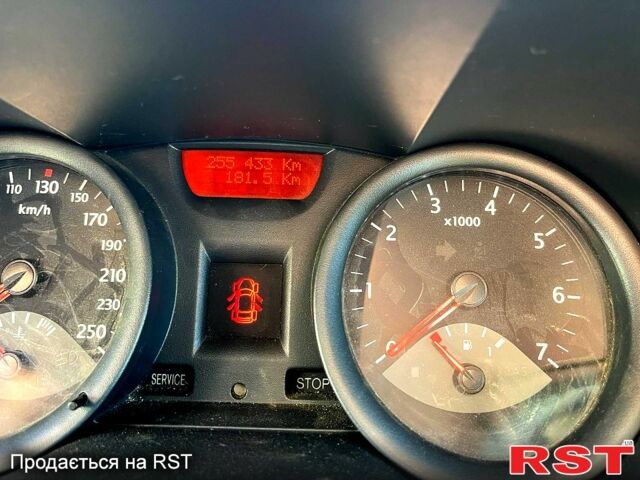 Синий Рено Меган, объемом двигателя 1.4 л и пробегом 255 тыс. км за 3700 $, фото 6 на Automoto.ua