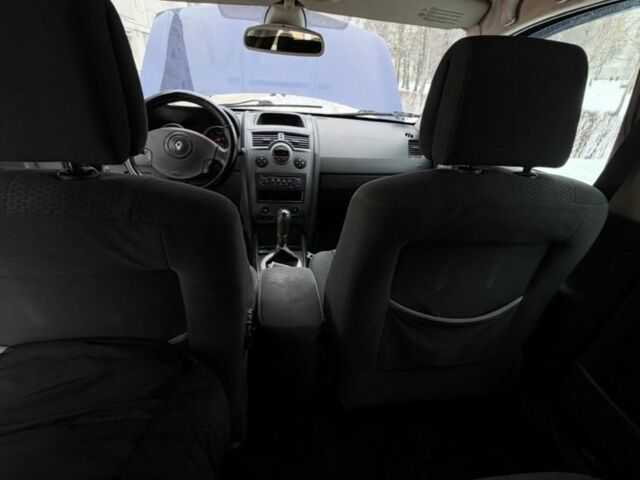 Синий Рено Меган, объемом двигателя 1.6 л и пробегом 320 тыс. км за 2608 $, фото 6 на Automoto.ua