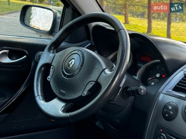 Синій Рено Меган, об'ємом двигуна 1.9 л та пробігом 287 тис. км за 3890 $, фото 58 на Automoto.ua