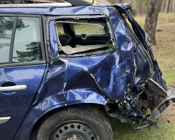 Синий Рено Меган, объемом двигателя 2 л и пробегом 280 тыс. км за 2450 $, фото 8 на Automoto.ua