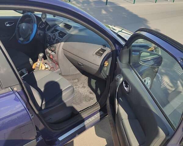 Синий Рено Меган, объемом двигателя 1.6 л и пробегом 260 тыс. км за 5300 $, фото 8 на Automoto.ua
