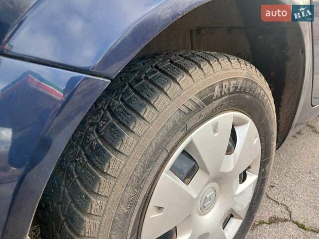 Синий Рено Меган, объемом двигателя 1.6 л и пробегом 377 тыс. км за 3950 $, фото 14 на Automoto.ua