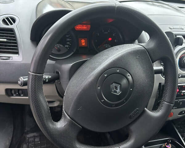 Синий Рено Меган, объемом двигателя 1.5 л и пробегом 210 тыс. км за 4800 $, фото 6 на Automoto.ua