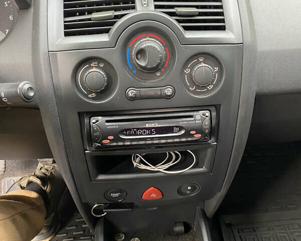 Синий Рено Меган, объемом двигателя 1.6 л и пробегом 198 тыс. км за 5500 $, фото 14 на Automoto.ua