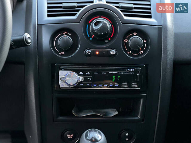 Синій Рено Меган, об'ємом двигуна 1.5 л та пробігом 287 тис. км за 4300 $, фото 28 на Automoto.ua