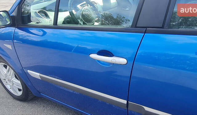Синий Рено Меган, объемом двигателя 2 л и пробегом 262 тыс. км за 4800 $, фото 7 на Automoto.ua