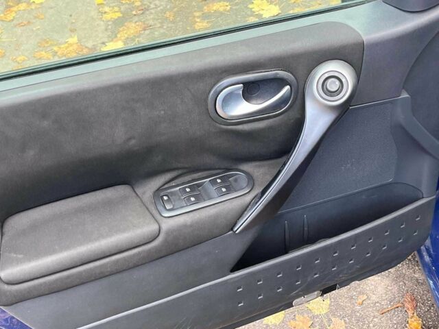 Синий Рено Меган, объемом двигателя 1.4 л и пробегом 229 тыс. км за 4790 $, фото 14 на Automoto.ua