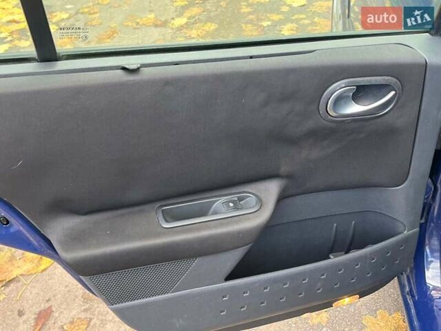 Синій Рено Меган, об'ємом двигуна 1.4 л та пробігом 229 тис. км за 4790 $, фото 22 на Automoto.ua