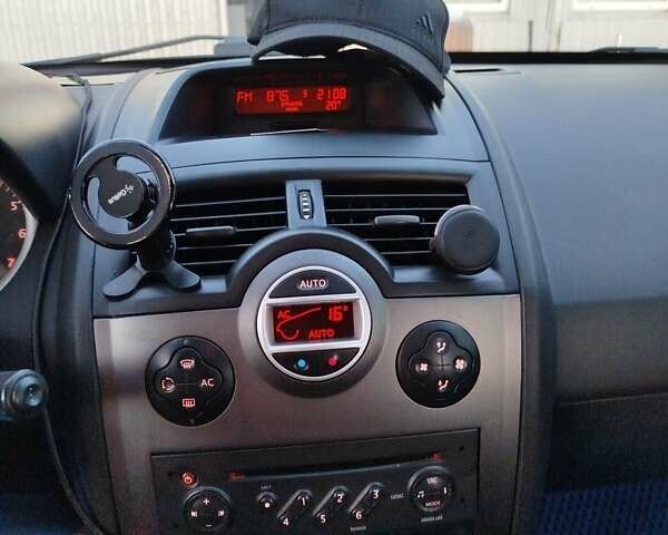 Синий Рено Меган, объемом двигателя 1.6 л и пробегом 227 тыс. км за 5500 $, фото 20 на Automoto.ua