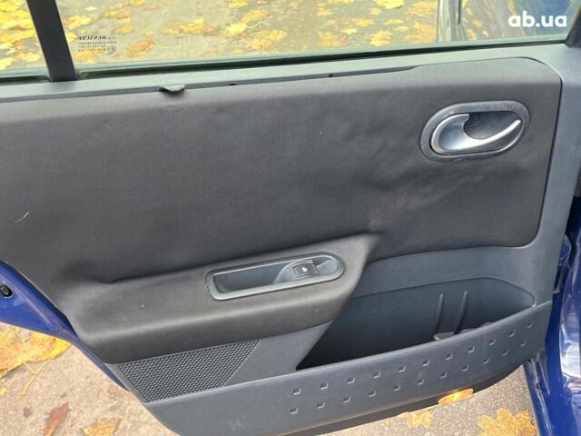 Синій Рено Меган, об'ємом двигуна 1.4 л та пробігом 229 тис. км за 4790 $, фото 21 на Automoto.ua