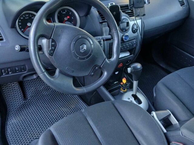 Синий Рено Меган, объемом двигателя 2 л и пробегом 235 тыс. км за 5200 $, фото 2 на Automoto.ua