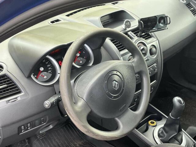 Синий Рено Меган, объемом двигателя 1.4 л и пробегом 229 тыс. км за 4790 $, фото 16 на Automoto.ua