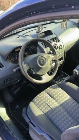 Синий Рено Меган, объемом двигателя 1.6 л и пробегом 322 тыс. км за 4000 $, фото 7 на Automoto.ua