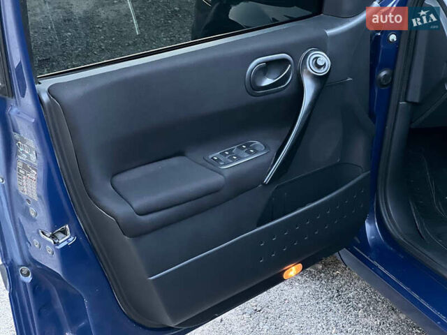 Синій Рено Меган, об'ємом двигуна 1.5 л та пробігом 287 тис. км за 4300 $, фото 15 на Automoto.ua