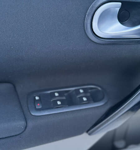 Синій Рено Меган, об'ємом двигуна 2 л та пробігом 197 тис. км за 5300 $, фото 10 на Automoto.ua