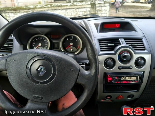 Синий Рено Меган, объемом двигателя 1.9 л и пробегом 242 тыс. км за 3800 $, фото 8 на Automoto.ua