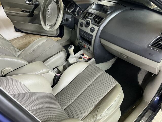 Синій Рено Меган, об'ємом двигуна 1.6 л та пробігом 225 тис. км за 5250 $, фото 11 на Automoto.ua