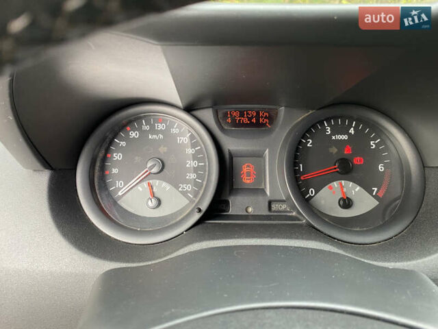 Синий Рено Меган, объемом двигателя 1.6 л и пробегом 198 тыс. км за 5500 $, фото 11 на Automoto.ua
