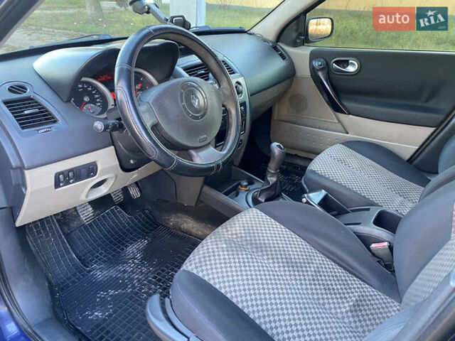 Синий Рено Меган, объемом двигателя 1.5 л и пробегом 304 тыс. км за 3900 $, фото 8 на Automoto.ua