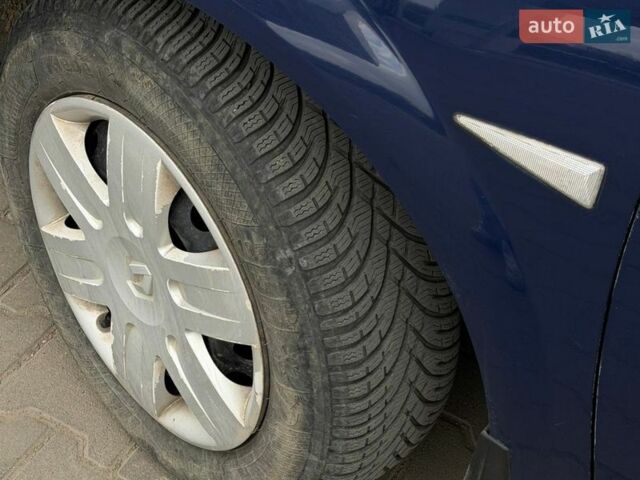 Синий Рено Меган, объемом двигателя 1.4 л и пробегом 200 тыс. км за 4300 $, фото 16 на Automoto.ua