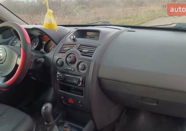 Синий Рено Меган, объемом двигателя 1.6 л и пробегом 205 тыс. км за 3650 $, фото 49 на Automoto.ua