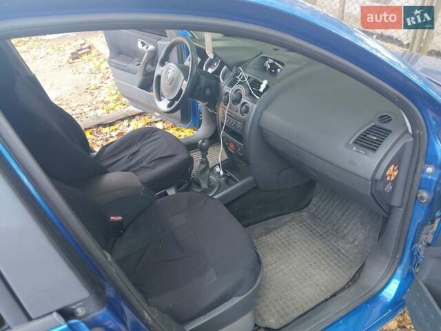 Синий Рено Меган, объемом двигателя 1.87 л и пробегом 330 тыс. км за 4200 $, фото 4 на Automoto.ua