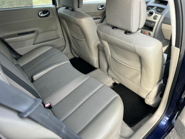 Синій Рено Меган, об'ємом двигуна 1.6 л та пробігом 225 тис. км за 5250 $, фото 17 на Automoto.ua