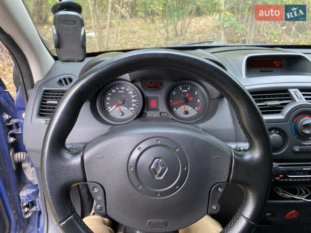Синий Рено Меган, объемом двигателя 1.6 л и пробегом 198 тыс. км за 5500 $, фото 13 на Automoto.ua