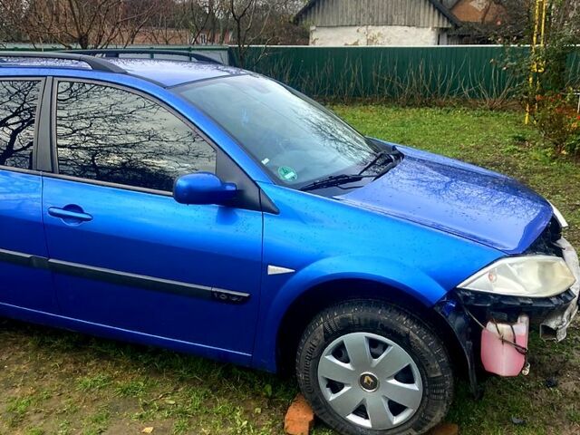 Синий Рено Меган, объемом двигателя 1.6 л и пробегом 0 тыс. км за 2000 $, фото 11 на Automoto.ua