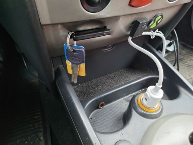 Синий Рено Меган, объемом двигателя 1.6 л и пробегом 283 тыс. км за 2200 $, фото 1 на Automoto.ua