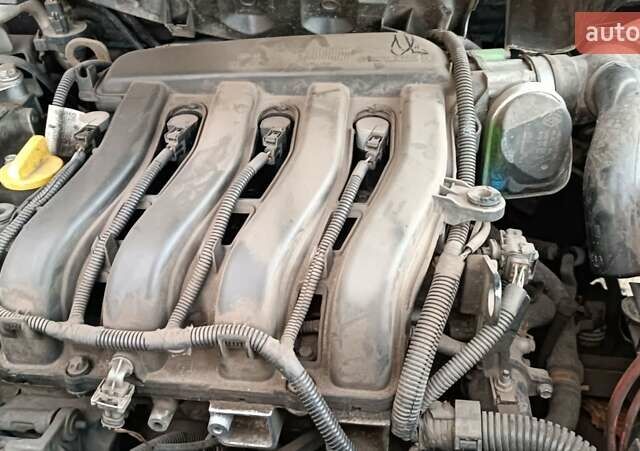 Синий Рено Меган, объемом двигателя 1.6 л и пробегом 205 тыс. км за 3650 $, фото 74 на Automoto.ua