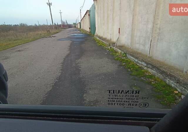 Синий Рено Меган, объемом двигателя 1.6 л и пробегом 205 тыс. км за 3650 $, фото 63 на Automoto.ua