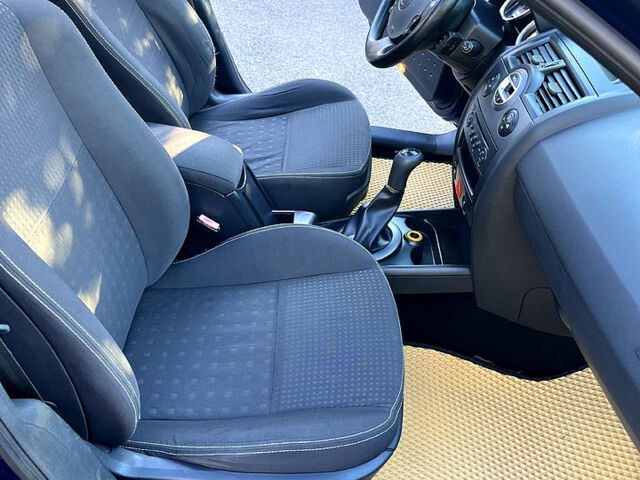 Синій Рено Меган, об'ємом двигуна 1.6 л та пробігом 246 тис. км за 4550 $, фото 11 на Automoto.ua