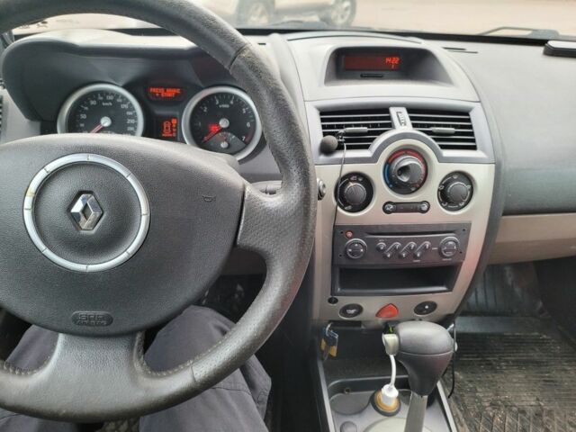 Синий Рено Меган, объемом двигателя 1.6 л и пробегом 283 тыс. км за 2200 $, фото 2 на Automoto.ua