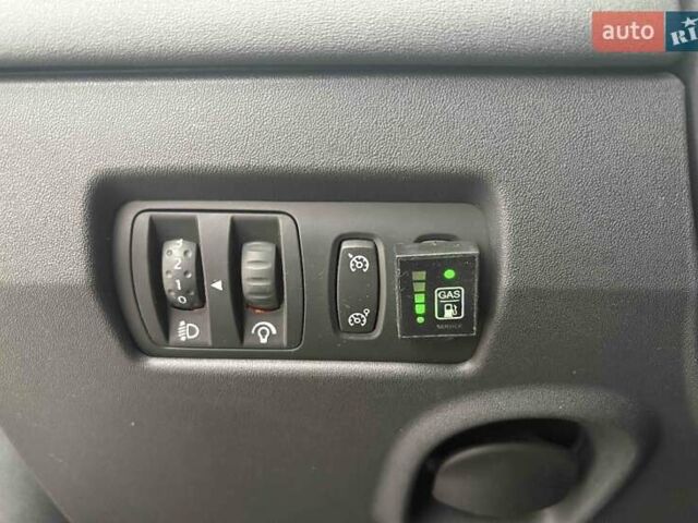 Синій Рено Меган, об'ємом двигуна 1.6 л та пробігом 287 тис. км за 4800 $, фото 1 на Automoto.ua