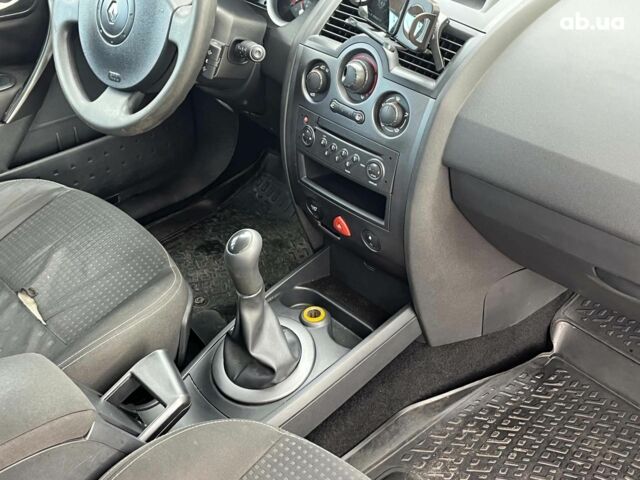 Синій Рено Меган, об'ємом двигуна 1.4 л та пробігом 229 тис. км за 4790 $, фото 26 на Automoto.ua